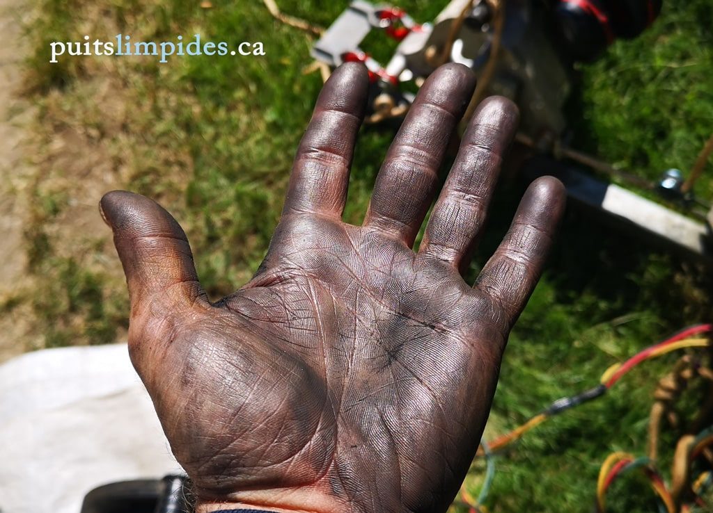 Manganèse lors du nettoyage d'un puits artésien