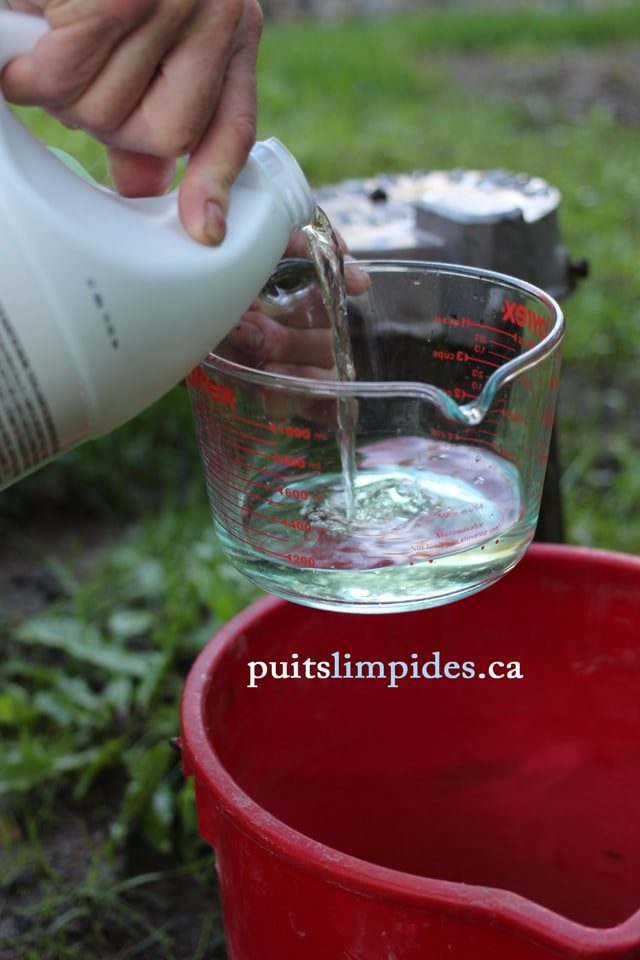 La désinfection de puits artésiens par chloration doit être effectuée si un test bactériologique révèle la présence de bactéries dans l'eau..